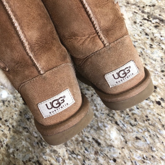 Ugg Australia Bailey Button Triplet Youth Round Toe Suede Tan Winter Boot 2 - Picture 6 of 10